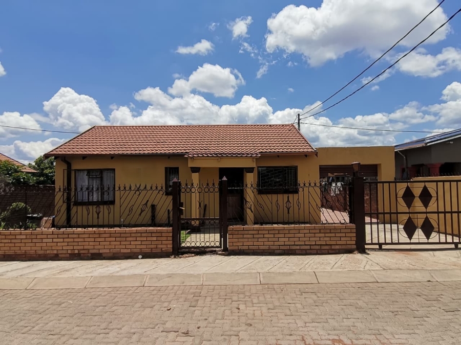 3 Bedroom Property for Sale in Lethlabile North West